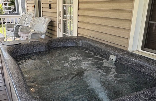 Ohiopyle Apartment | Stay In Ohiopyle & Relax in Town Near The GAP Trail, Hot Tub
