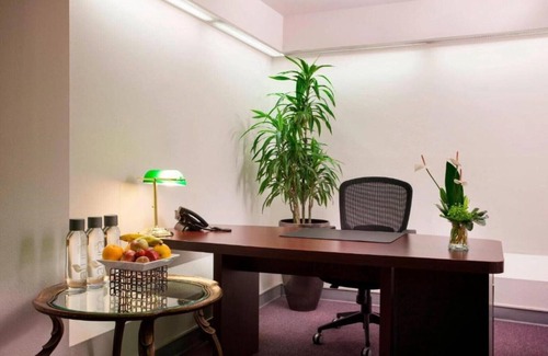 Downtown Oakland House | Stay in our downtown hotel in Oakland, CA
