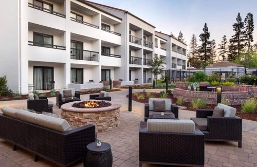 Cupertino House | Stay in Style at our Hotel in Cupertino, CA