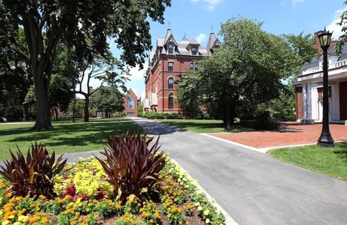 Cambridge Hotel | Stay in Style! Cambridge’s prime location, next to Harvard Square