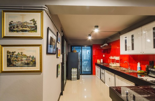 Chang Moi House | Stay in The Private Art Gallery in The Heart of Chiangmai , at Chez Pom @ 9