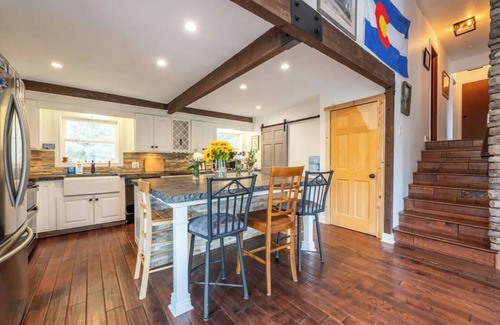 Idaho Springs Cabin | Stay in the Rockies 1.3 miles to I-70 .5 Miles to Hotsprings 25 mins to Redrocks
