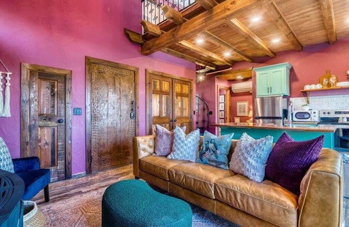 Branson Cabin | Stay in the Tree House! One of a Kind Experience!