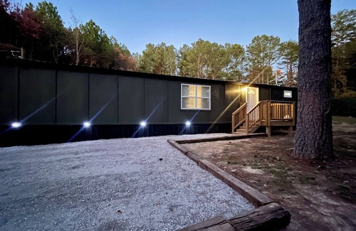 Mentone House | Stay in this charming 2-bedroom home in serene Mentone.