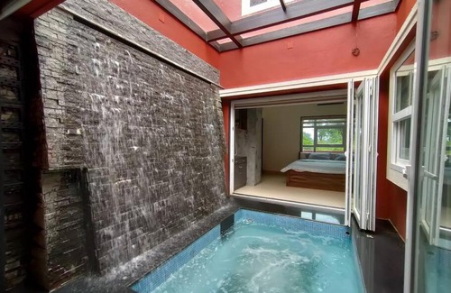 Chendhare Villa | Stay Leisurely Clair De Lune 2BHK pvt jacuzzi, Alibaug