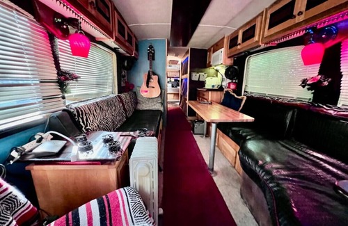 Durham Cottage | Stay Like a Rock Star! - Tour Bus in Durham, NC
