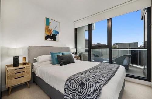 Cremorne Apartment | Stay Near Botanic Garden with Gym Sauna & Parking