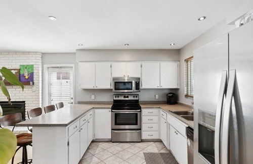Tempe House | Stay on Sesame- Heated Pool & Spa 3BR Fall Ready