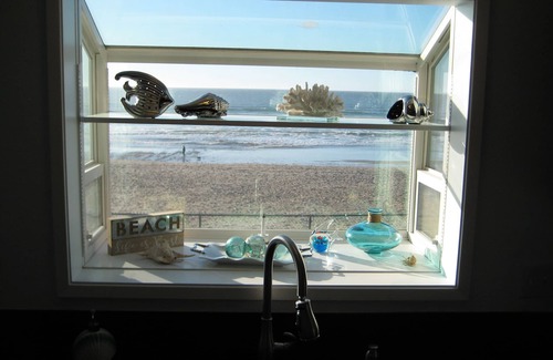 Nelscott House | Stay on the beach not on a cliff