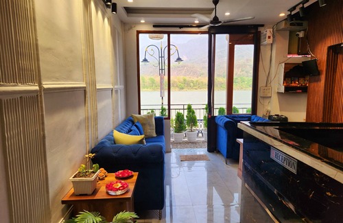 Rishikesh Hotel | Stay On The Ganges