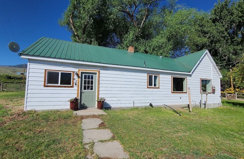 Salmon House | Stay on the ranch in beautiful ranch house