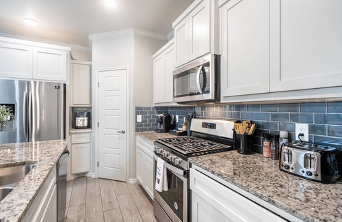 Midland House | “Stay once, carry memories forever” Luxurious, contemporary, comfortable!