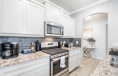 Midland House | “Stay once, carry memories forever” Luxurious, contemporary, comfortable!