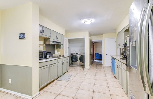 Ellendale House | Stay & Play in Memphis: Family Home w/Yard!