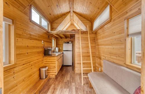 Hosford-Abernethy House | Stay Portland - Tiny Log Cabin - Walk to Local Shops & Eateries
