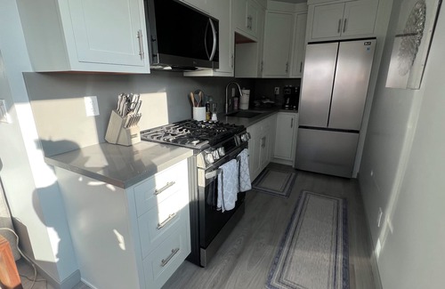Hermosa Beach House | Stay Steps from Hermosa Beach & Pier in Chic Townhome Retreat