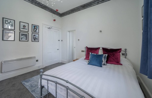 West Derby Apartment | Stay where it all began for The Beatles!
