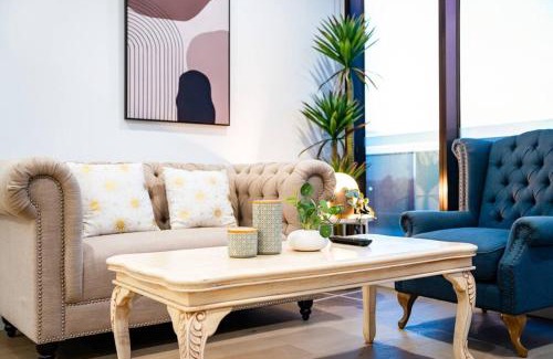 Box Hill Apartment | StayAU Spacious 2BR Stunning Sunset Views