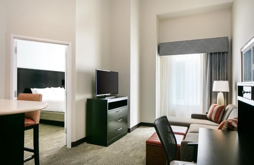 Historic East Village Hotel | Staybridge Suites Des Moines Downtown by IHG
