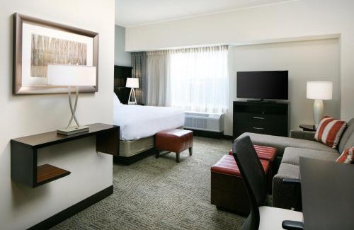 Historic East Village Hotel | Staybridge Suites Des Moines Downtown by IHG