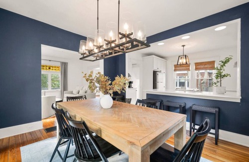Oakley House | StayDrake | Oakley Cincinnati