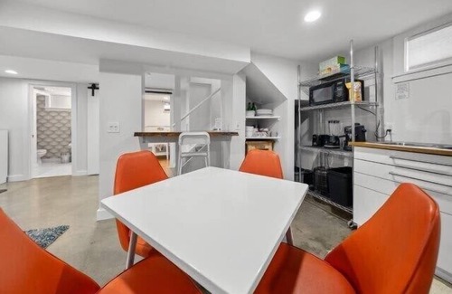 Arbor Lodge Apartment | #StayInMyDistrict Arbor Lodge & Popular Overlook