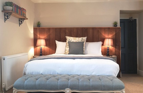Totnes Hotel | Steam Packet Inn