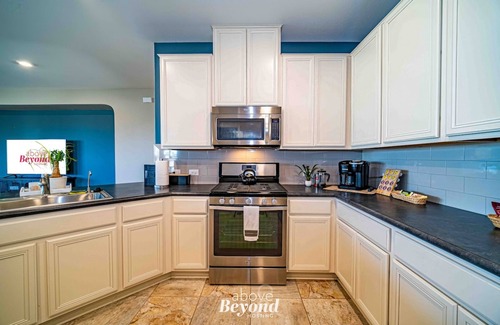 Hutto House | Steampunk Science | 3 Bed, 2 Bath