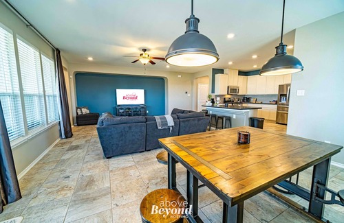 Hutto House | Steampunk Science | 3 Bed, 2 Bath