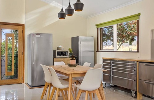 Rosevears House | Stella Rose Cottage Enchanting Riverfront Retreat