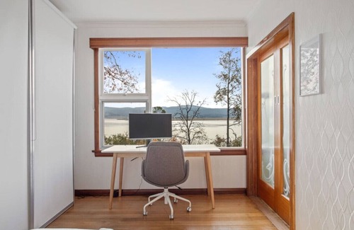 Rosevears House | Stella Rose Cottage Enchanting Riverfront Retreat