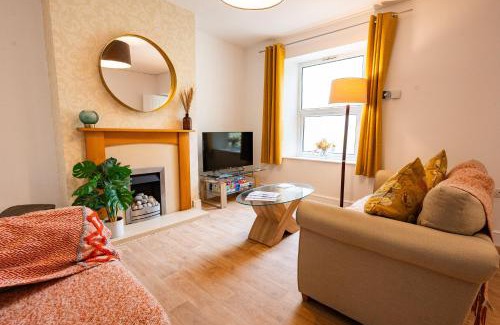 Staple Hill House | STELLA'S COTTAGE- Cute Traditional Home In South West By STAE-Homes