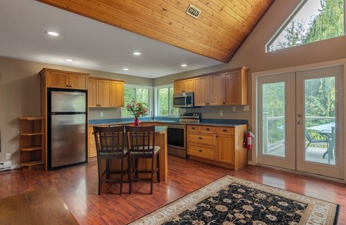 Okanagan-Similkameen House | Stellar Jay Hollow near Okanagan Lk and adjacent to Bird Sanctuary In Summerland
