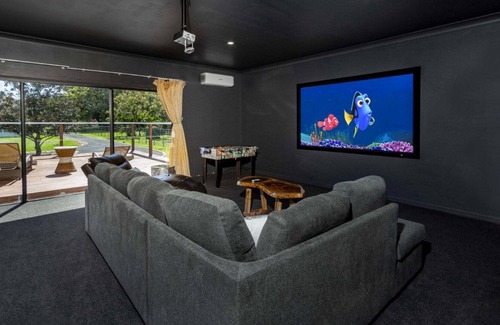Beachmere House | Step out to Absolute Beachfront