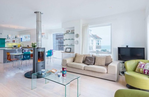 Trebetherick Cottage | STEPPER POINT, pet friendly, with a garden in Polzeath