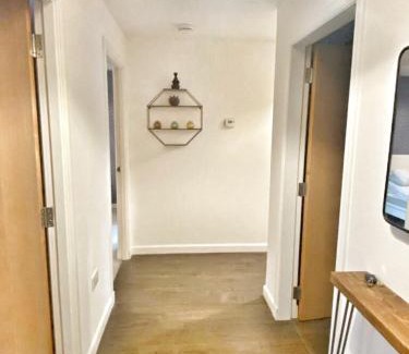 Cathedral Quarter Apartment | Steps away from Top Attractions, 2 Bed 2 Bath, Cathedral Quarter, Free Parking