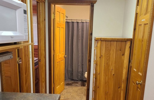 Warrens Villa | Steps from 3 Bears Lodge