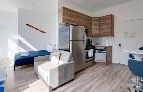 River West Apartment | Steps From (Arguably) The Best Pizza Spot In Chicago - Experience The Local Chicago Lifestyle - 747 Lofts Cabin 208 by RedAwning