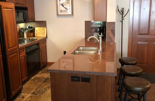Copper Mountain Village Condo | Steps from Lift - Premium 2 bed and 2 bath condo in Mill Club