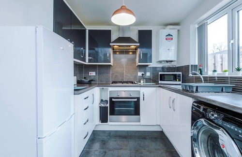 Chorlton-on-Medlock House | Steps from O2 Apollo & Oxford Road