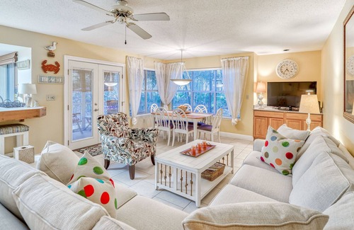 Gulf Pines Condo | Steps from Pool, screened porch, close walk to beach, self check-in