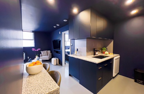 Shaughnessy Village Apartment | Steps from Sainte-Catherine St.