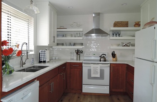 West Beach Cottage | STEPS from the beach Remodeled Kitchen & Master Bath!