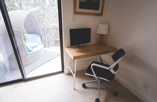 Barton Hills Condo | Steps to Barton Springs Pool