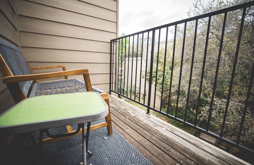 Barton Hills Condo | Steps to Barton Springs Pool