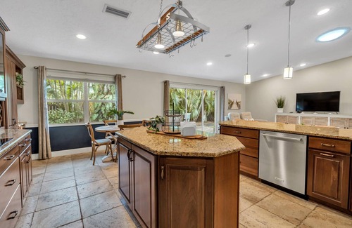 Whitfield House | Steps to Bay - New Pool - Gourmet Kitchen - Luxury King Master Suite - Swingset