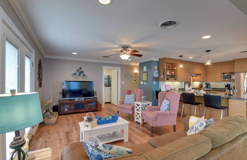 Pirates Beach House | Steps to Beach: Home w/Deck in Galveston!