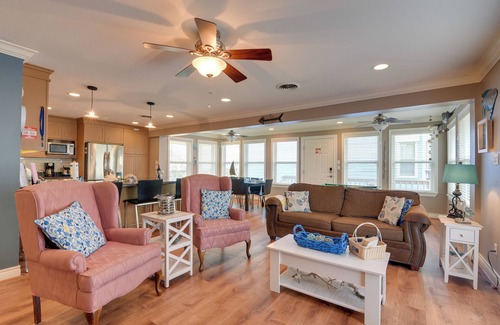 Pirates Beach House | Steps to Beach: Home w/Deck in Galveston!