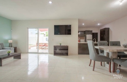 La Paz House | Steps to Beach, Private Pool & BBQ, Near Malecón