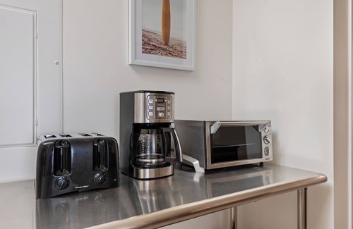 Summerland House | Steps to Beach & Town! Ocean Views! Sleeps 4 in style!